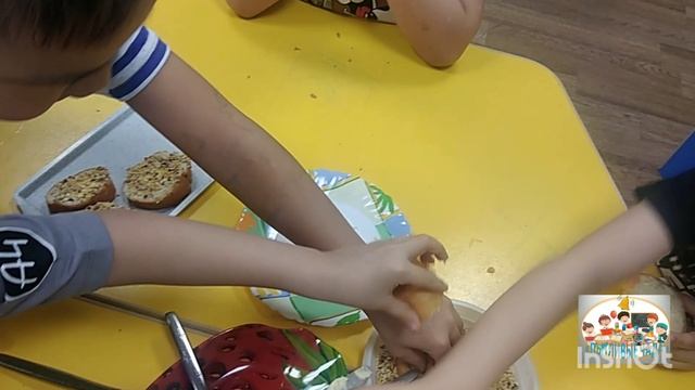 Акция "ПТИЧЬЯ СТОЛОВАЯ" #эколятамолодыезащитникиприроды#зимующиептицы смотреть онлайн