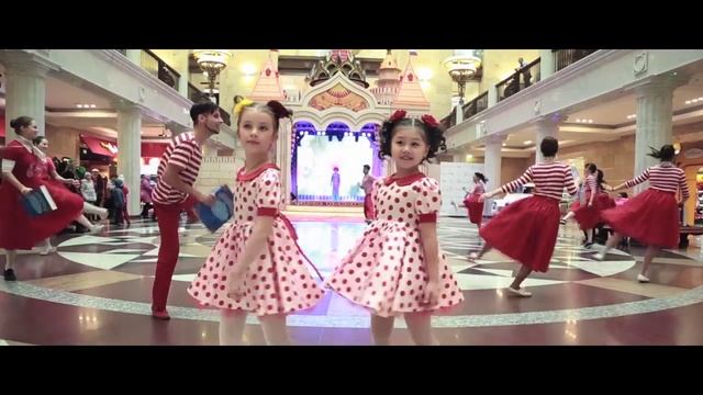 "В ГОСТЯХ У СКАЗКИ" (А. Иевлев) - Ангелина Андреева и Надя Шальнева смотреть онлайн