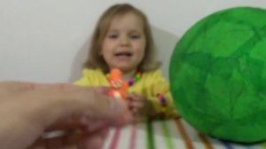 Маша и Медведь большое яйцо с сюрпризом открываем игрушки Giant surprise egg Mas