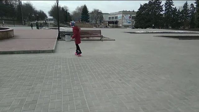 Ура! Весна пришла)))) Можно и покататься на Скейтборде. смотреть онлайн