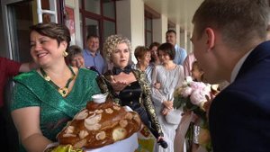 Встреча молодых у ресторана