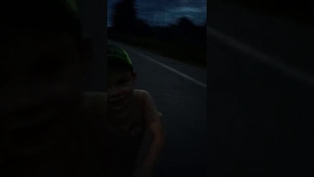 МОЛНИЯ ДАЕТ ОТВЕТЫ!самое ипичное видео!1 часть. 2часть будет за 3 лайка.😉 смотреть онлайн