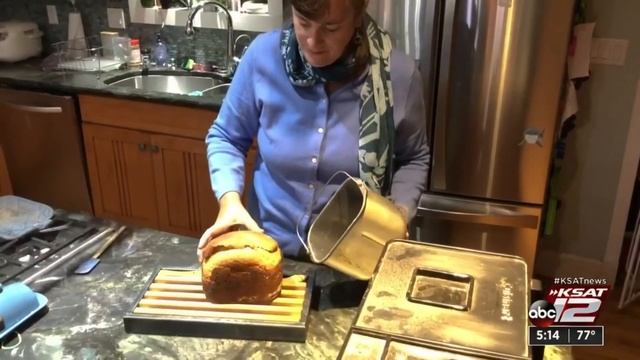 Looking for a new bread maker for the holidays? Check out these Consumer Reports picks смотреть онлайн
