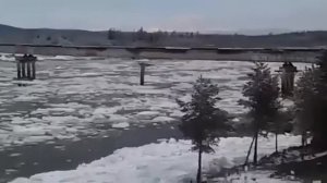 Снесло опору Витимского моста