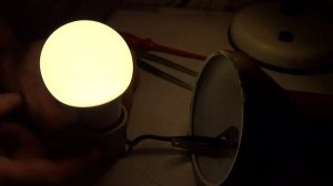 Не роботает настольная лампа или поломалась прищепка? Давайте исправим