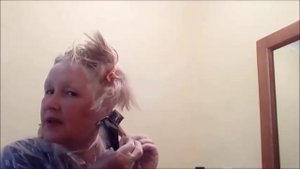 Как обесцветить корни волос и выровнять цвет