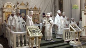 Божественная литургия в Свято-Троицком соборе Александро-Невской лавры