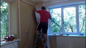 Как клеить обои в труднодоступных местах - за батареями и тубами... | Построй!КА.