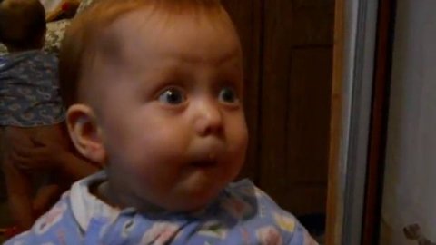 Ребенок удивляется))))