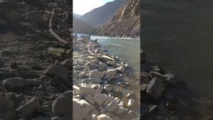 Добыча золото в реке Зеравшан