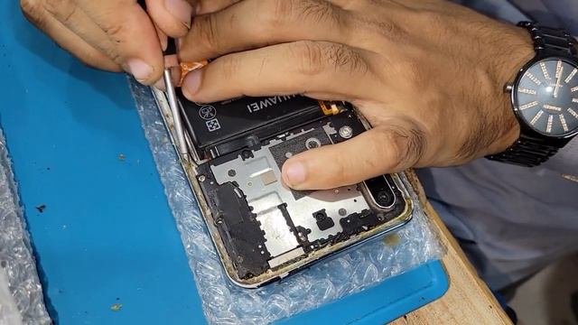 Замена экрана Fixing a Cracked Screen on a Huawei Prime Phone - LCD Panel Replacement