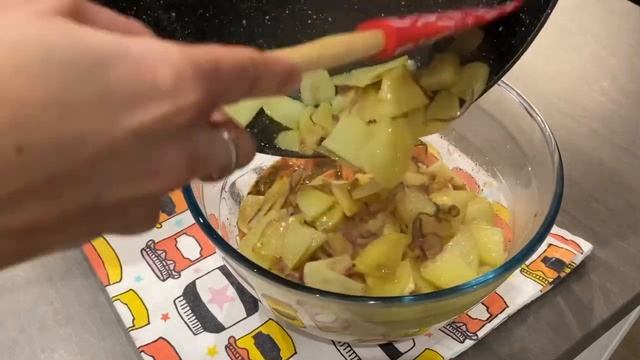 Съедите ВСЁ СРАЗУ!Без ДУХОВКИ! Просто залейте картошку яйцом.Картофельная запеканка на сковороде.
