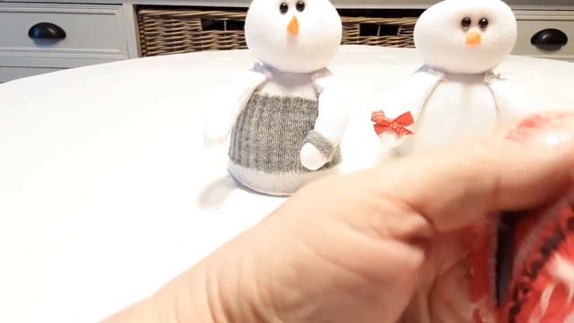 СНЕГОВИКИ  из носков ❄️ DIY Snowman Doll смотреть онлайн
