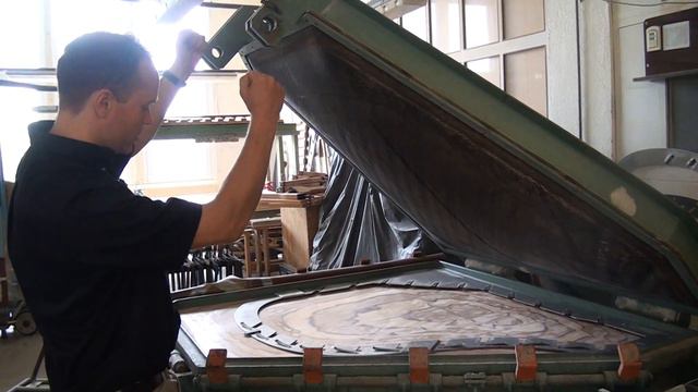 Glueing Piano Ribs to the Soundboard at Petrof Piano Factory смотреть онлайн