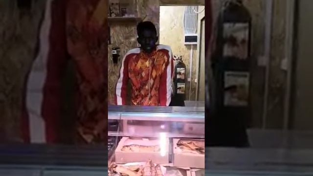Негр в магазине домашнего копчения смотреть онлайн