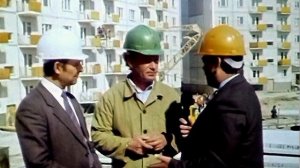 1987 год. Сургут. ДСК подводит строителей с поставкой деталей.