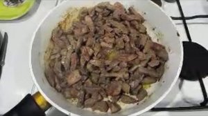 Свиная печень в бульоне "По-домашнему".