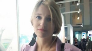 Беременная певица Малахова впервые вышла в свет