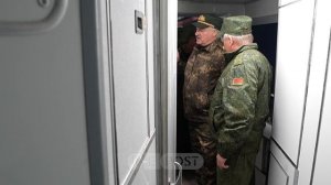 Белорусские военные продемонстрировали Лукашенко «технологию будущего» — закопанный в землю вагон