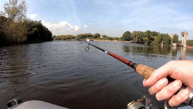 Москва-река ● Осенняя ловля щуки на спиннинг 2019 смотреть онлайн