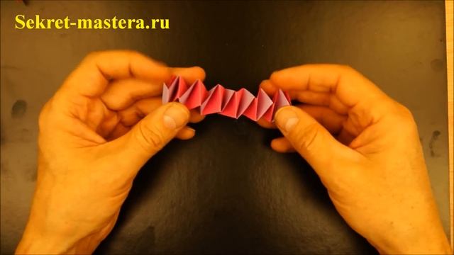 Красивая новогодняя гирлянда из полосок бумаги своими руками / Поделки на Новый год смотреть онлайн