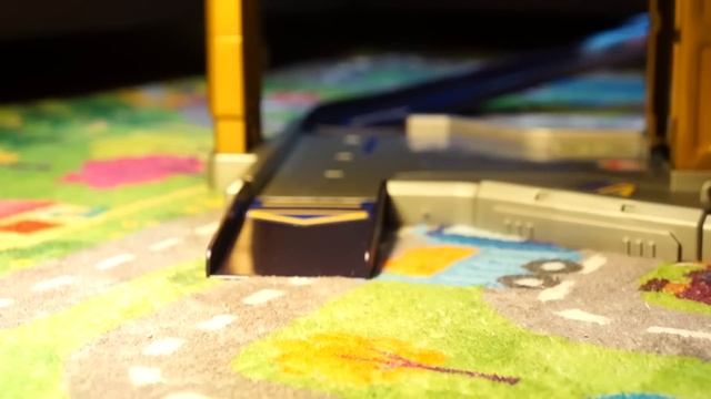 Hot Wheels против Welly - Кто круче? Играем в "Царь горы"! смотреть онлайн