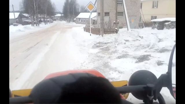 Самодельный трактор переломка. Расчистка снега
