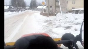 Самодельный трактор переломка. Расчистка снега