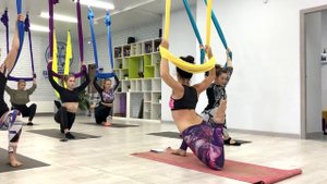 Обучение тренеров аэройоги в студии Baharat - работа с гамаком