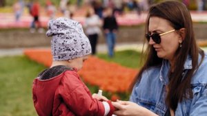 Нет дороже бабушки 8 марта Седина на висках, на устах улыбка