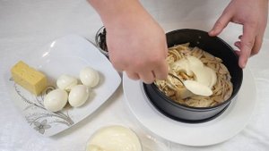 САЛАТ С ЖАРЕНЫМИ ГРИБАМИ И КУРИНОЙ ГРУДКОЙ!