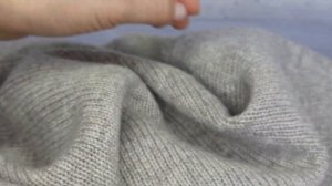 Платок из букле с пайетками, бактус из кашемира Loro Piana, шапка из мериноса.