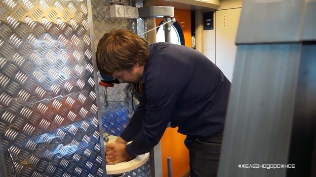 Рельсосмазывающий вагон, слышали о таком? Что он смазывает на ж.д. Железнодорожное - 24 серия. смотреть онлайн