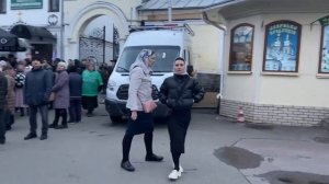 Киево Печерская Лавра, 14 04 23  . Бесы Майданутые продолжают глумица над верующами .