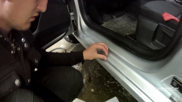 Самый просто способ поклейки полиуретановой пленки ( защиты ) порогов на skoda octavia 2016 года смотреть онлайн