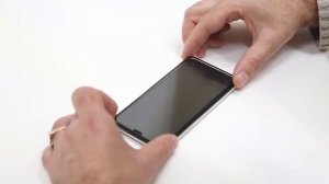 Правильная наклейка защитного стекла full screen full glue Red Line
