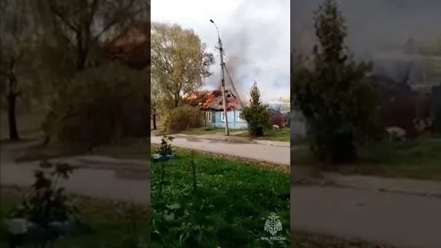 Пожар в на улице Ломоносова в Сычевке. Видео от подписчика