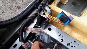 Вода в салоне Рено Сценик 2