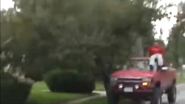 Приколы с людьми чудят во дают человеки смотреть онлайн