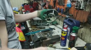 Установка передних проставок 20 мм на Toyota Voxy hybrid 2014