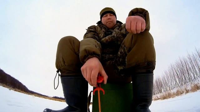 Клёвое место. Зимняя рыбалка в Time lapse. смотреть онлайн