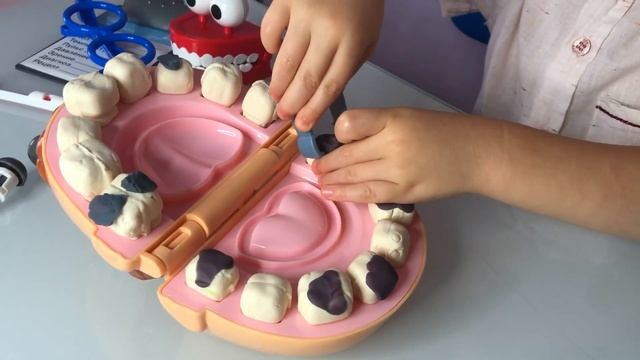 ПЛЕЙ ДО - ЗУБАСТИК. ДИМА ЛЕЧИТ ЗУБКИ. Play Doh играем в доктора. смотреть онлайн