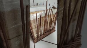 Плетем корзинку с _лепестками_ из бумажной лозы