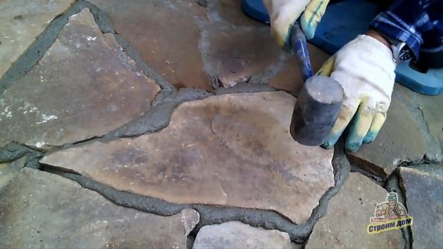 ОТДЕЛКА ПРИРОДНЫМ КАМНЕМ ОТМОСТКИ ДОМА смотреть онлайн