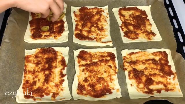 Мини-пиццы из слоеного теста | выпечка | вегетарианский рецепт