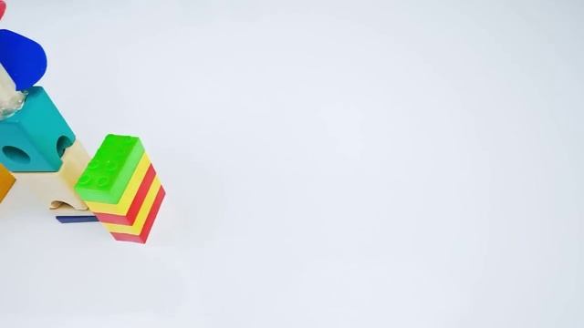 Шарики катаются по лабиринту_видео для детей_2023_107 смотреть онлайн