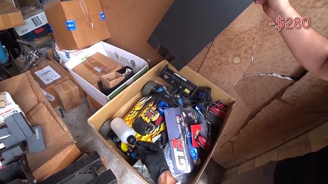 4 аукциона. Купили магазин. Очень повезло.
