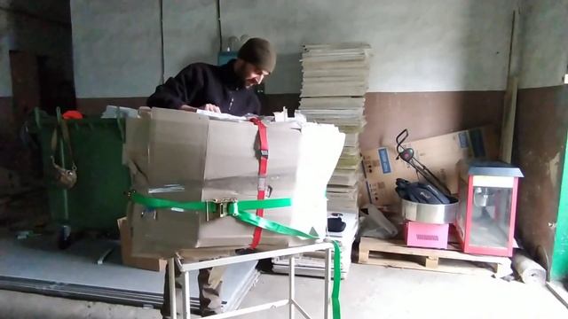 Уплотняем макулатуру БЕЗ ПРЕССА для хранения и перевозки.