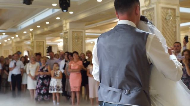 Неймовірно красивий перший танець Дмитра та Юлії в ресторані Бельведер смотреть онлайн