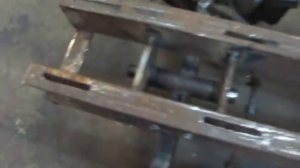 Мотоблок Скаут. Переделка в минитрактор .Часть 3( Передняя балка качалка) )